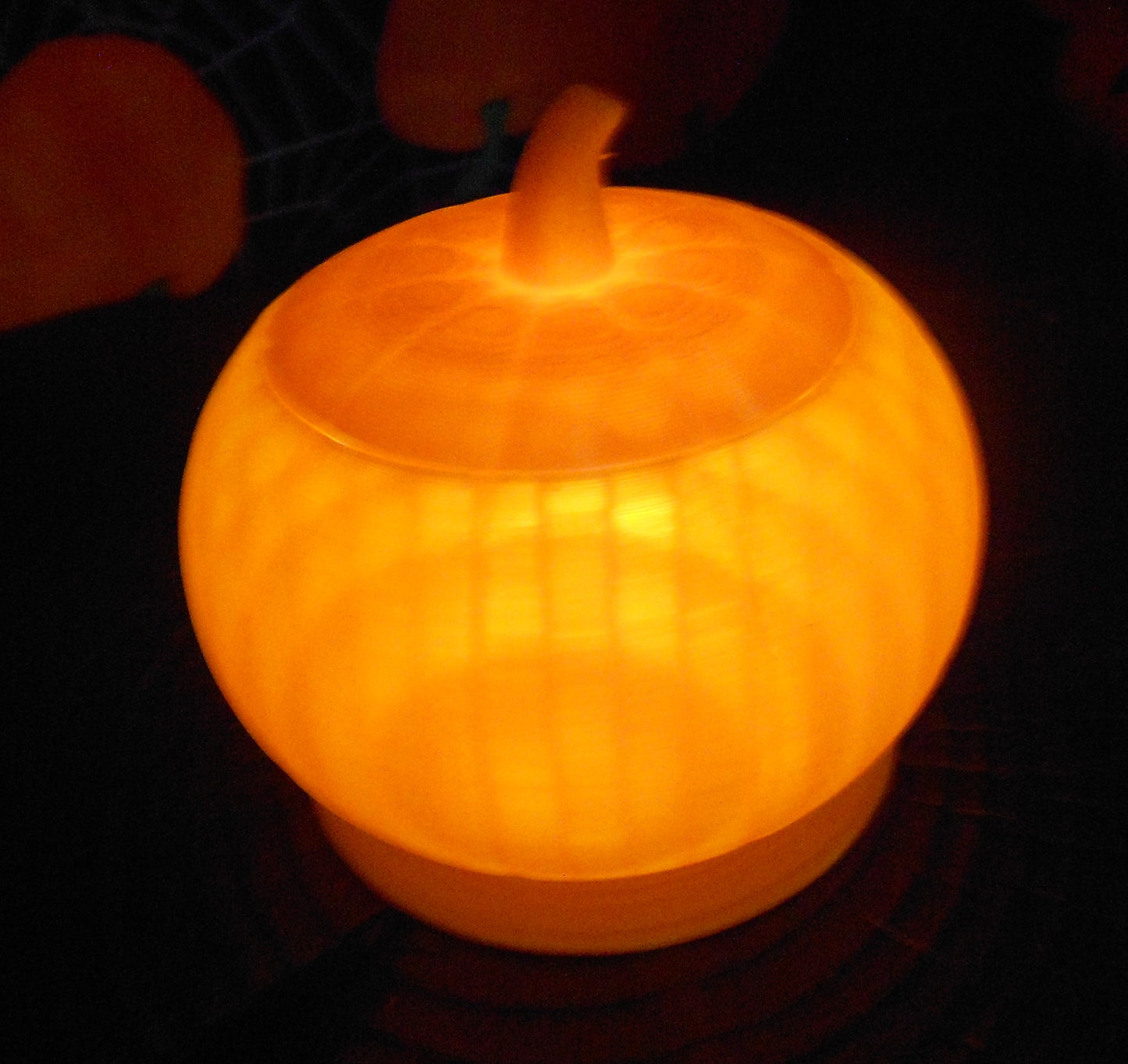 Pumpkin 70mm mit elektronischen Teelicht in weiß.